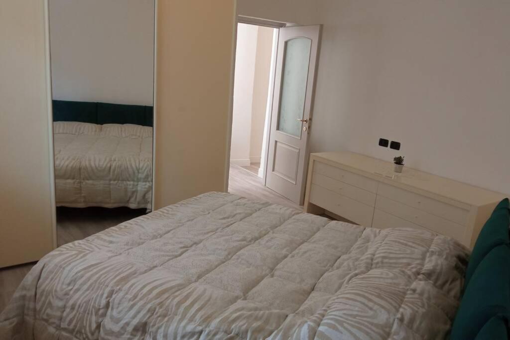 Appartamento Entire Flat, Independent Entrance, 20 Mins To Bgy - Bergamo Milan Airport Nembro Esterno foto