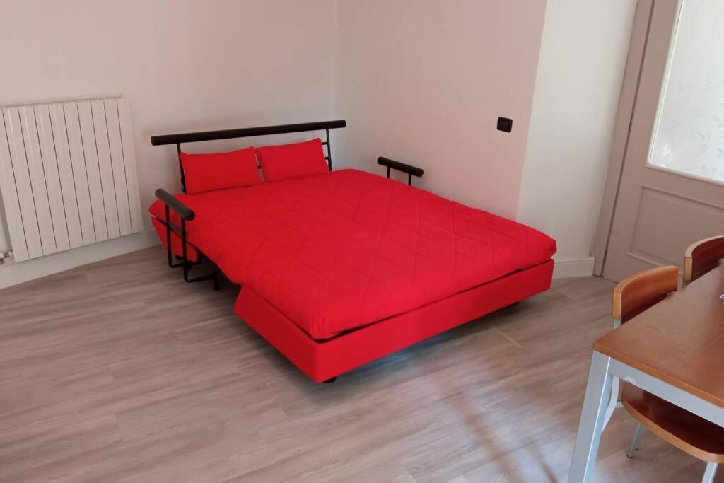 Appartamento Entire Flat, Independent Entrance, 20 Mins To Bgy - Bergamo Milan Airport Nembro Esterno foto