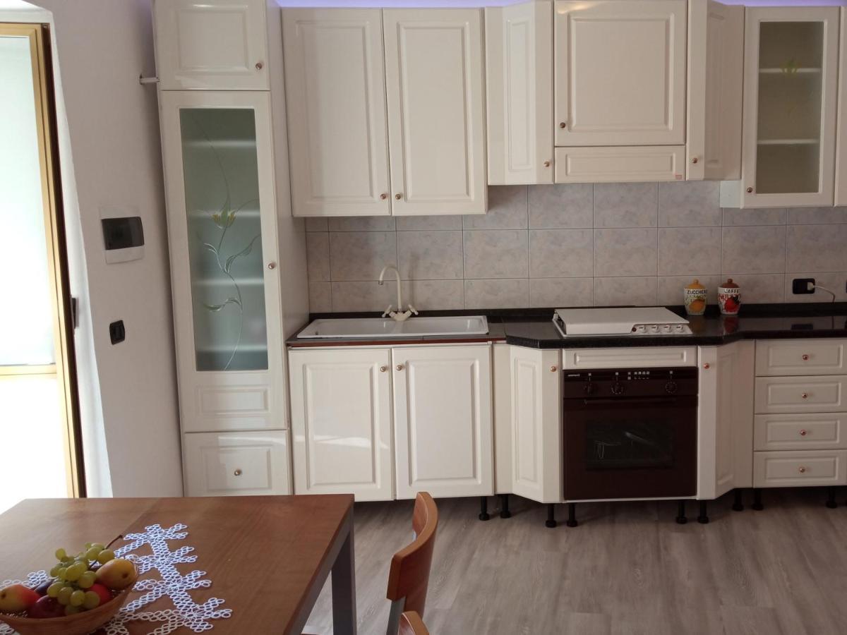 Appartamento Entire Flat, Independent Entrance, 20 Mins To Bgy - Bergamo Milan Airport Nembro Esterno foto