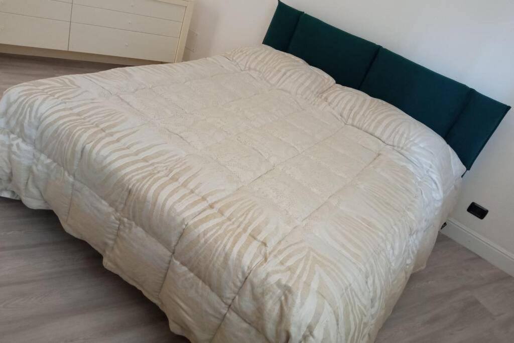 Appartamento Entire Flat, Independent Entrance, 20 Mins To Bgy - Bergamo Milan Airport Nembro Esterno foto