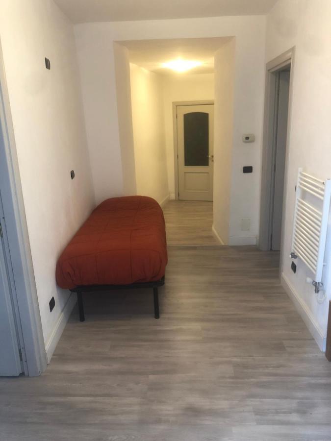 Appartamento Entire Flat, Independent Entrance, 20 Mins To Bgy - Bergamo Milan Airport Nembro Esterno foto